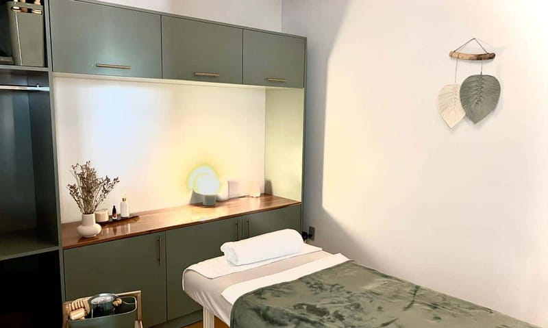 Mexico City: Relaxing or Decontracting Massage Experience - A small setting, with a practical couples option