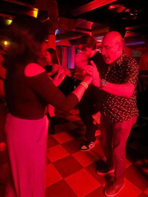 Mexico City: Salsa Dancing Experience - Spanish guidance and communication
