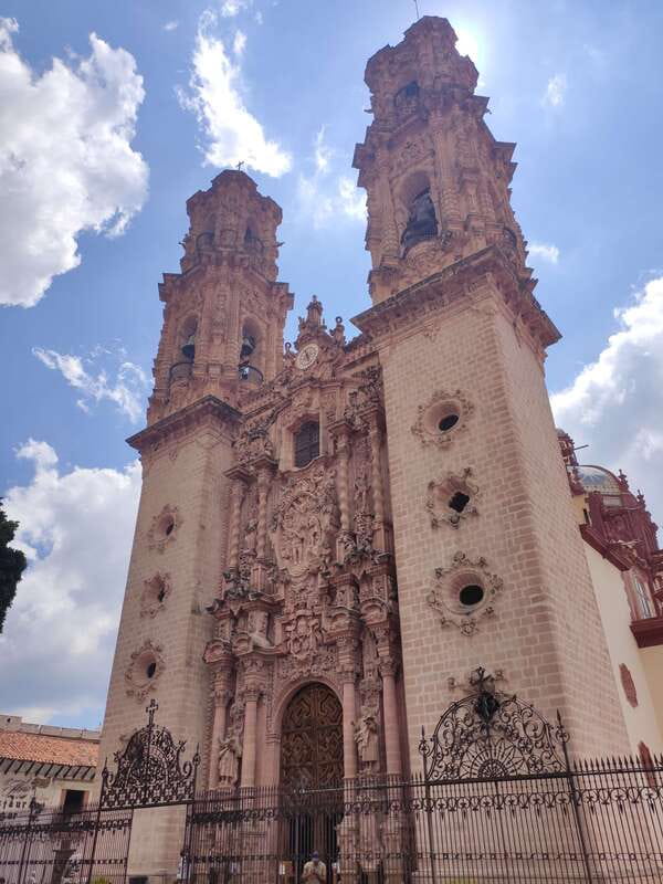 Mexico City: Taxco & Cuernavaca Tour with Pre-Hispanic Mine - Santa Prisca and the grand face of Taxco
