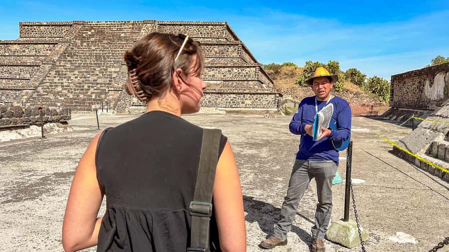 Mexico City: Teotihuacan Early Access & Tula Private Tour - Obsidian, tequila, and a practical lunch stop