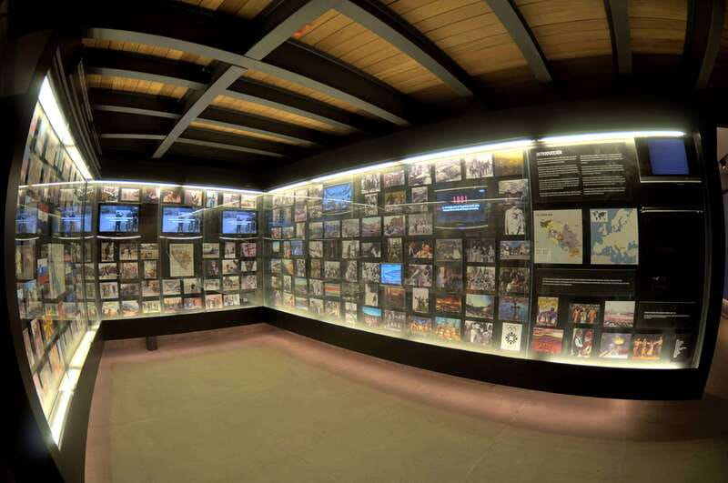 Mexico City: Ticket de entrada Museo Memoria y Tolerancia - Forty-Three Rooms and More Than 1,200 Objects
