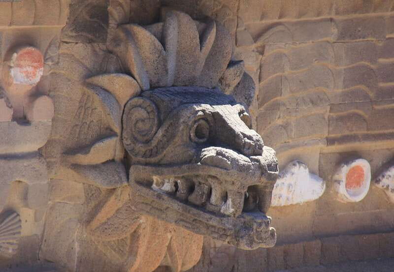 Mexico City: Trip to Teotihuacan Pyramids & Guadalupe Shrine - Lunch and the obsidian workshop
