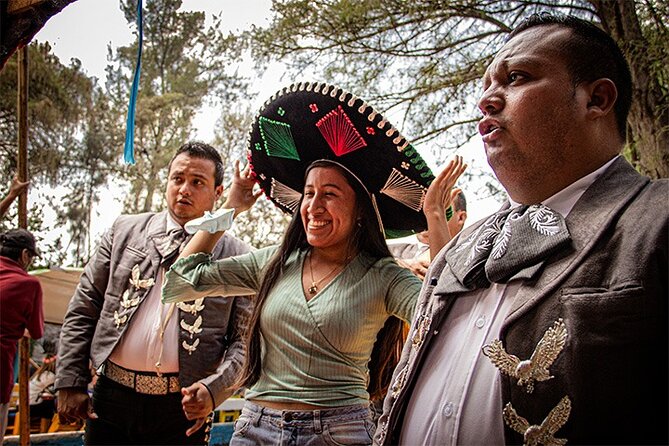 Mexico City: Xochimilco, Coyoacán and University City Tour - A short look at Mexican folk art in Peralvillo