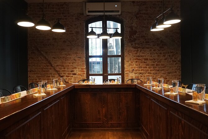 Mezcal and Mole by a Certified Sommelier Mexico City - A small room has benefits and limits
