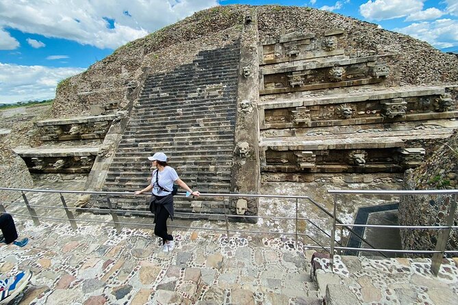 Morning Tour of the Teotihuacan Pyramids - The Pyramid of the Sun in 30 minutes