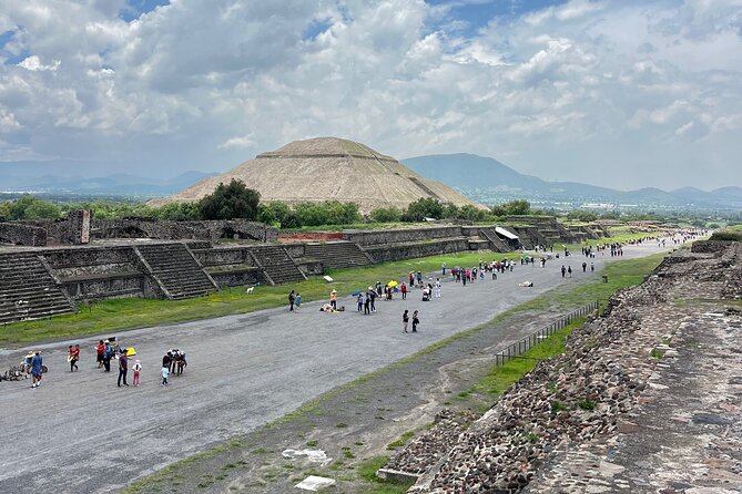 Morning Tour of the Teotihuacan Pyramids - Timing, group size, and practical limits