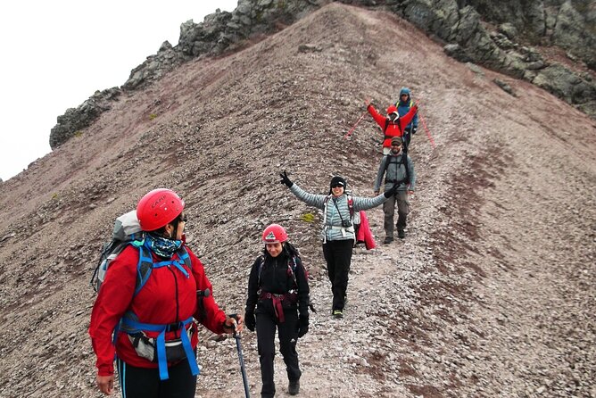 Mountaineering Malinche (4,460 meters) - Following the crest toward approximately 4,460 meters
