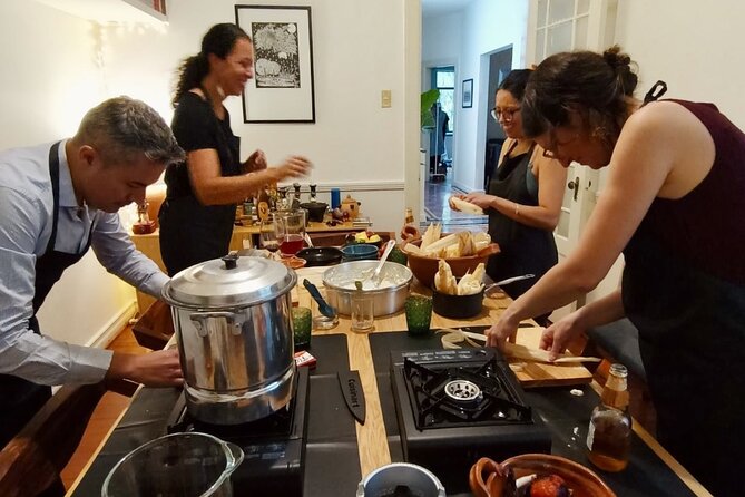 Multi-Variety Tamal Class in a Condesa home or rooftop gallery - Arriving in Condesa and settling in