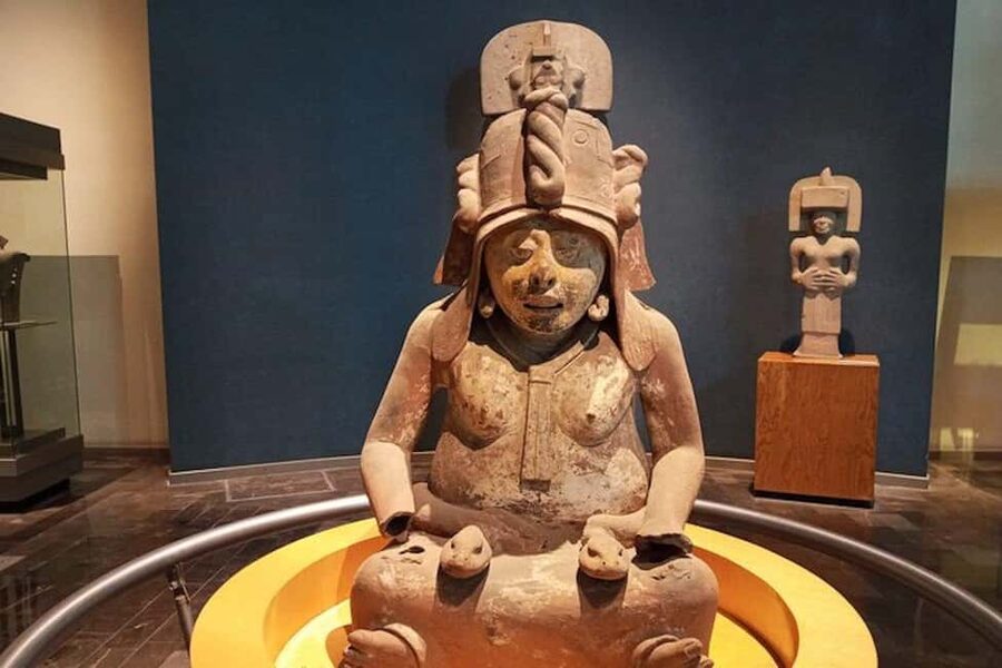 National Museum of Anthropology: a journey into Mexico's past - English lang. - Hector’s teaching style and the role of the iPad