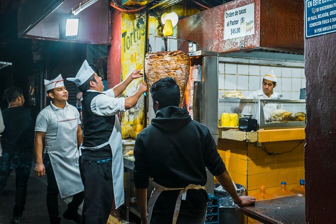 Night Street Food & Bike Tour / Small Groups /All Inclusive - Plaza Río de Janeiro and the character of Condesa