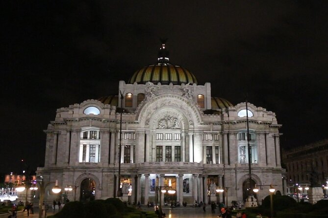 Night Tour of Mexico City Panoramic Ride on a Double-Decker Bus - The Hemiciclo a Juárez