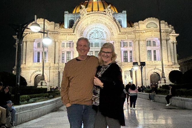 Night tour + tacos in Mexico City fully illuminated! - Why Mexico City after dark works so well