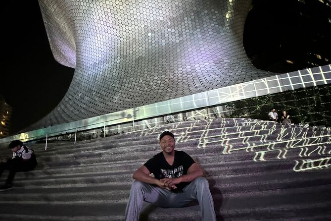 Night tour + tacos in Mexico City fully illuminated! - Tacos in San Miguel Chapultepec