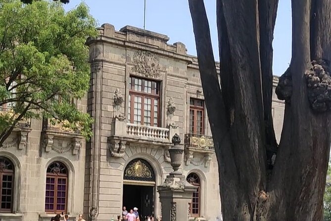 Private and Guided Tour to Chapultepec Castle with Transportation - Why the forest matters before you enter the Castle