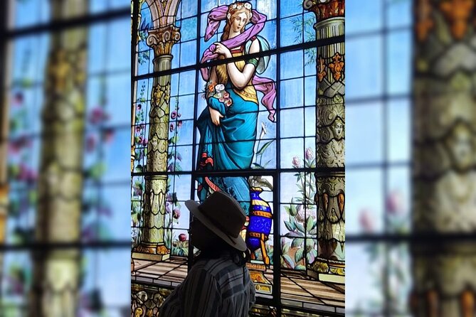 Private and Guided Tour to Chapultepec Castle with Transportation - Inside the Alcaraz rooms and gardens