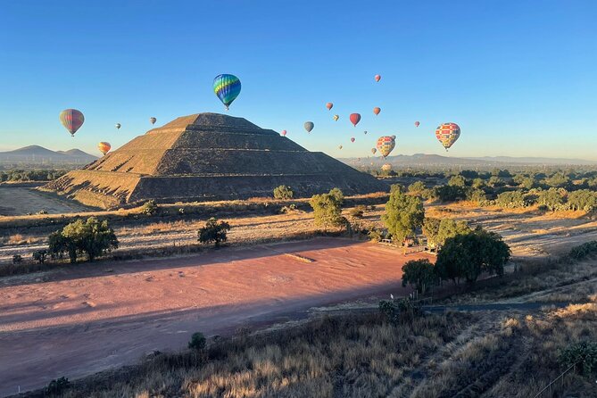 Private Balloon Flight over Teotihuacan plus Breakfast and Entry - Who will enjoy this morning most