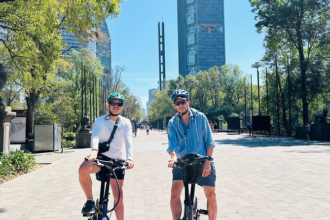 Private Ebike Tour in Chapultepec Forest in CDMX - Altar a la Patria and the ride home
