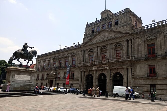 Private Mexico City Pedestrian Tour - From Mexica temples to Mexico City’s grand boulevard