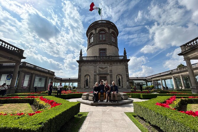 PRIVATE Tour Chapultepec Castle - Starting at Estela de Luz