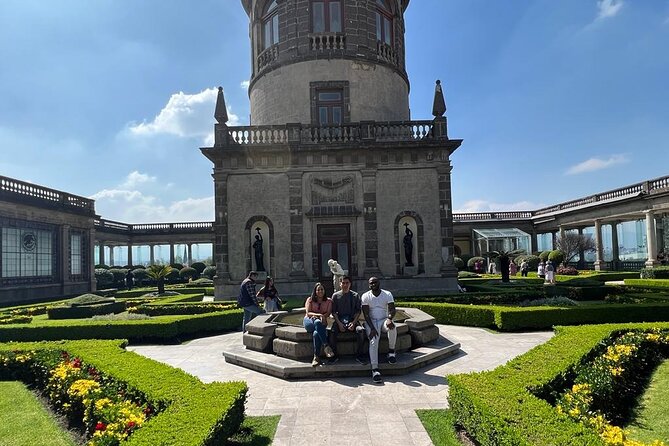 PRIVATE Tour Chapultepec Castle - Entering Chapultepec Castle
