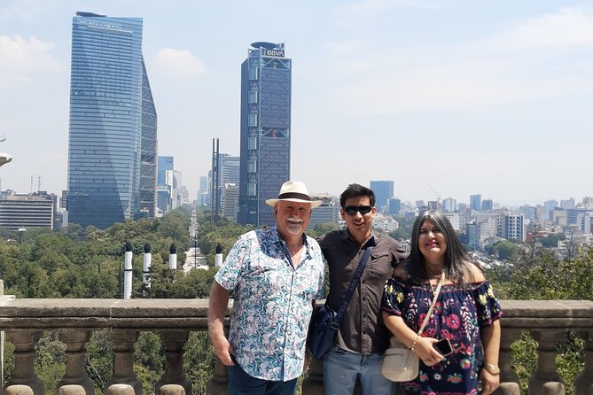 PRIVATE Tour Chapultepec Castle - Murals, leaders, and the stories behind the rooms