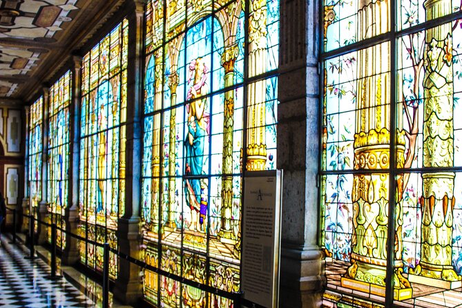 PRIVATE Tour Chapultepec Castle - Walking through Chapultepec Park