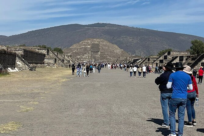 Private Tour, Great Experience, CDMX to Teotihuacan Pyramids - San Martin de las Piramides and the working culture around the ruins
