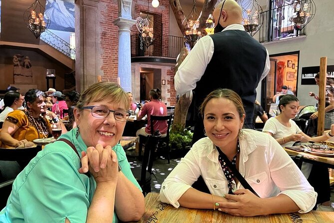 Private Tour in the Historic Center of CDMX with Local Guide - House of Tiles and the old commercial streets