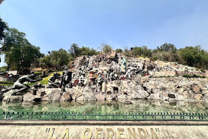 Private tour of the basilica of Guadalupe with Guadalupano museum - The first basilica and the older sacred places