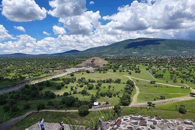Private Tour Pyramids of Teotihuacán and Guadalupe Basilica up to 4 people - Teotihuacán’s Serpent Pyramid and ceremonial core