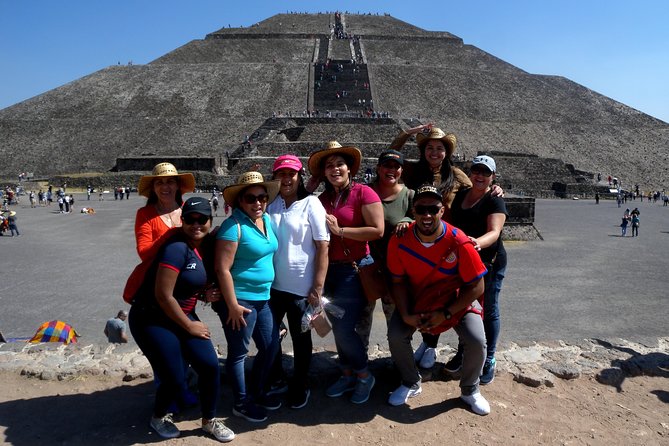 Private Tour: Pyramids of Teotihuacan, Tlatelolco & Basílic of Guadalupe - Walking the Avenue of the Dead at Teotihuacan