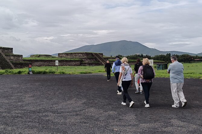 Private Tour, Teotihuacan, Basilica of Guadalupe. - What the private format changes
