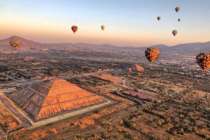 Private Tour: Teotihuacan Pyramids Hot Air Balloon Ride - The 5:00 am pickup and trip to the launch site