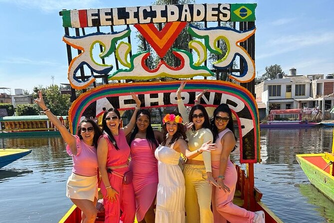 Private tour to the spooky Island of the Dolls in Xochimilco - Reaching the Island of the Dolls