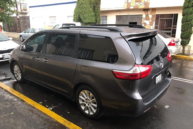 Private Transfer From Mexico City Airport to Downtown - Finding the pickup at Mexico City International Airport