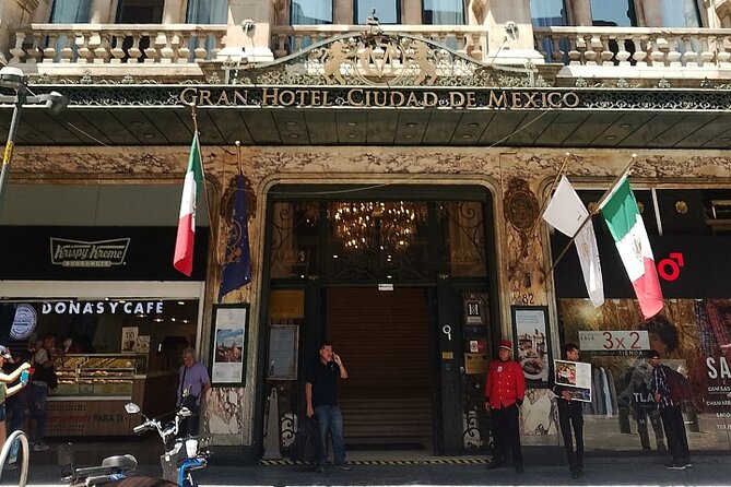 Private walk CDMX Historic Center + Museums + Tacos + Metro - The Zócalo, where Mexico City gathers