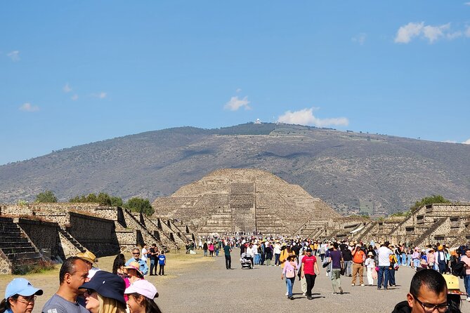 Pyramids and Basilica of Guadalupe Tour with Round Transport - Exploring Teotihuacán for 90 minutes
