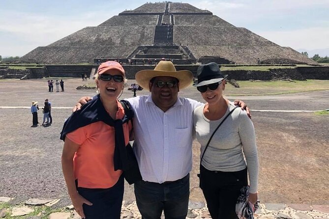 Pyramids of Teotihuacán and Basilica of Guadalupe - The guide matters more than the vehicle