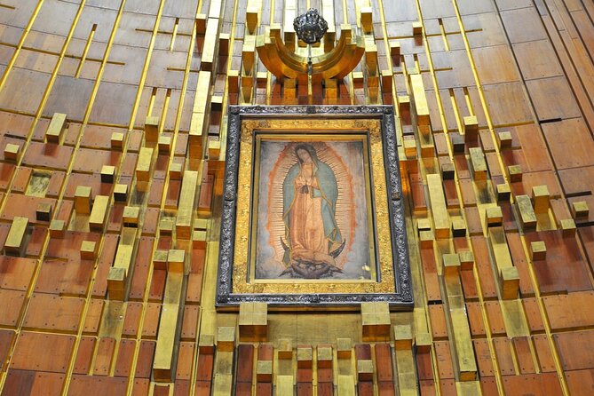 Pyramids of Teotihuacán and Basilica of Guadalupe - Watch for the unscheduled shopping stop