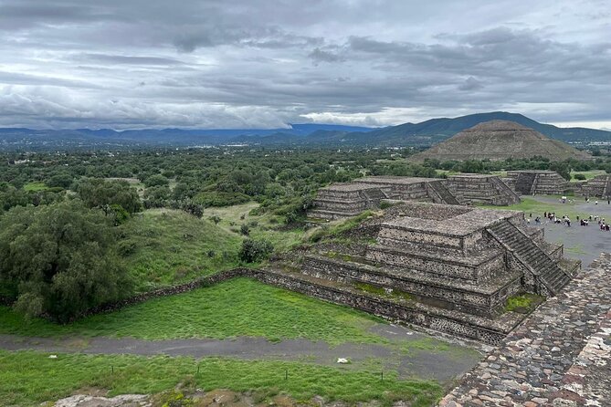 Pyramids of Teotihuacan and Basilica of Guadalupe / Small Groups - Teotihuacán in a two-and-a-half-hour visit