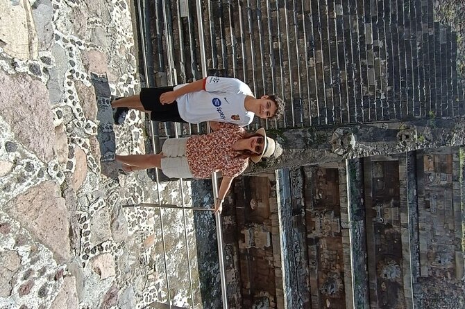 Pyramids of Teotihuacan and Basilica of Guadalupe / Small Groups - Transport, group size, and the early start