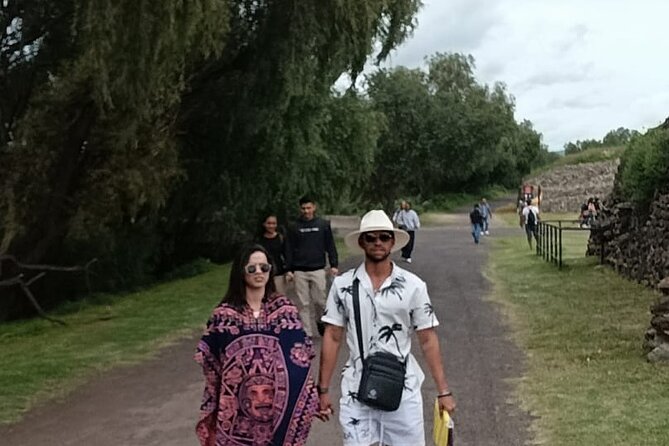 Pyramids of Teotihuacan and Basilica of Guadalupe / Small Groups - The Basilica of Guadalupe and Juan Diego’s cloak