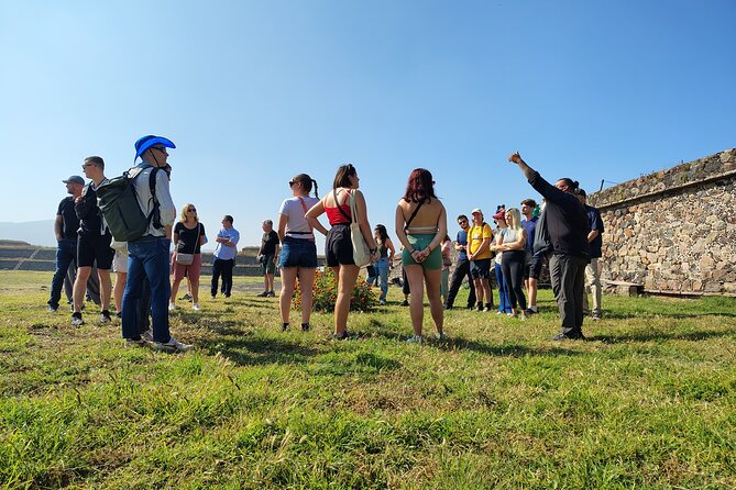 Pyramids of Teotihuacan without traps for tourists morning or afternoon - Guides who turn stone into a story