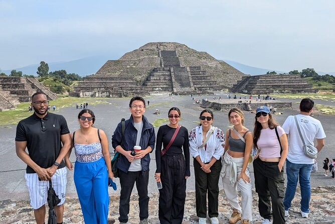 Pyramids of Teotihuacan without traps for tourists morning or afternoon - The drive from Mexico City to Teotihuacan