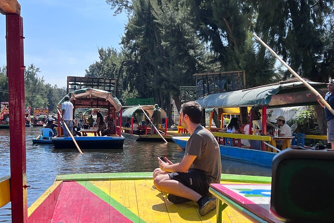 Riding Boats +Warm Mex Food+ Frida Kahlo's neighborhood (private) - Why pair Xochimilco and Coyoacán?