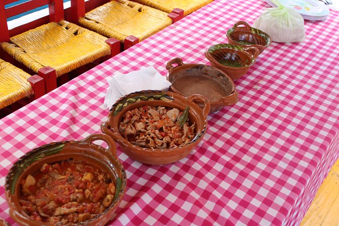 Riding Boats +Warm Mex Food+ Frida Kahlo's neighborhood (private) - Reaching Xochimilco from your accommodation
