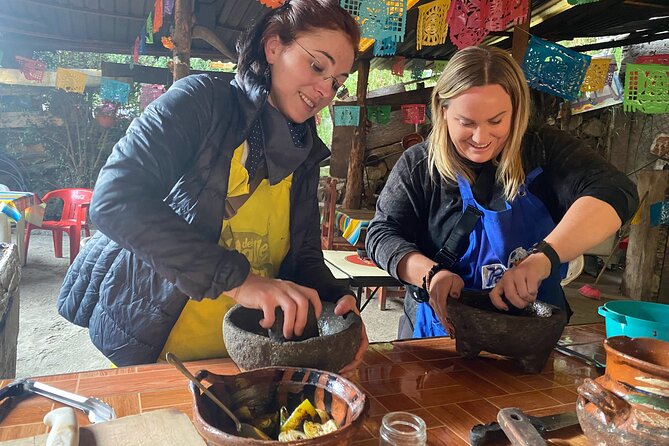 Rural cooking class at the mountains - Cooking with family recipes and old techniques