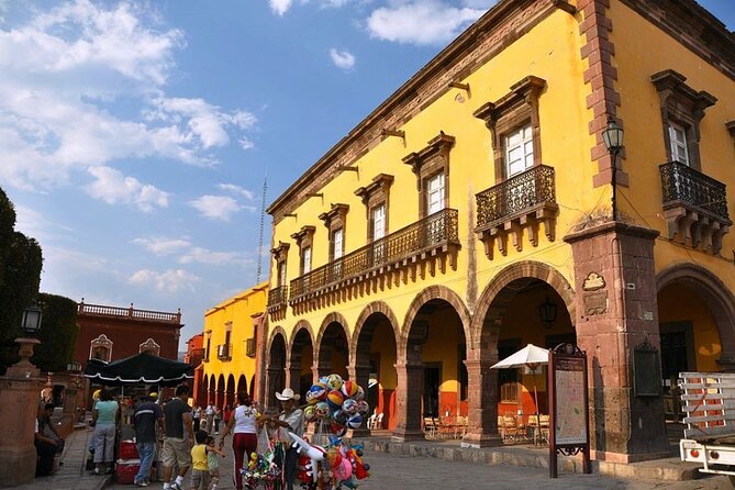 San Miguel de Allende & Queretaro Tour from Mexico City - Regional food, wine, and the limits of a one-day route