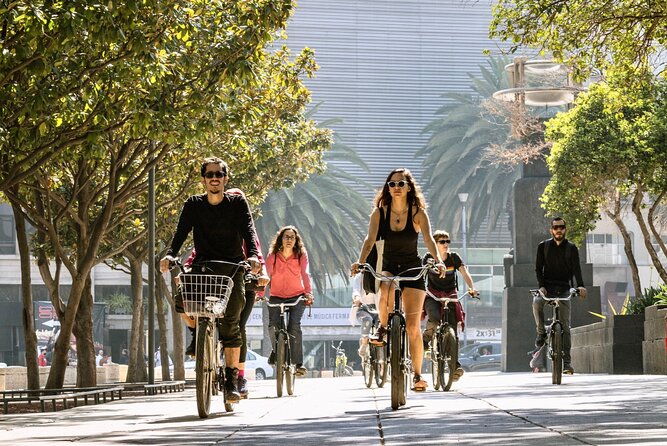Santa Maria la Rivera, Bites and Bikes Tour - The Revolution Monument: a 15-minute introduction