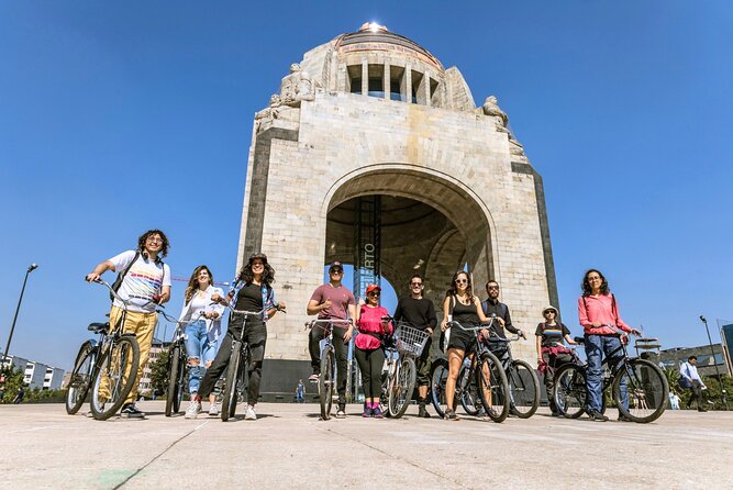 Santa Maria la Rivera, Bites and Bikes Tour - Coffee and a local bite by the Colon monument